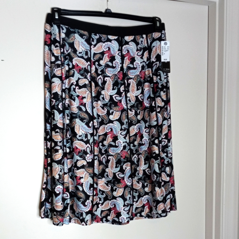 ROBERT LOUIS Paisley Design Skirt